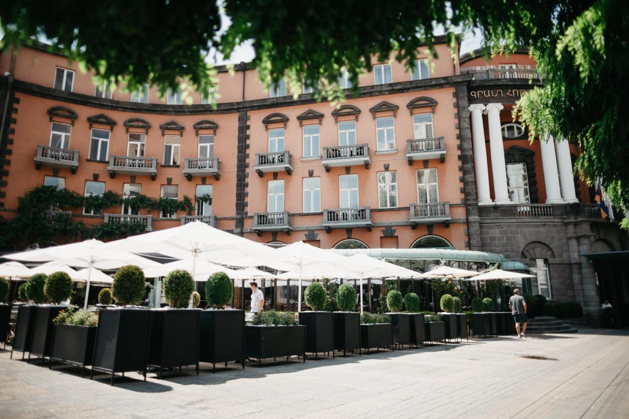 Grand Hotel Yerevan - Small Luxury Hotels Of The World Exterior photo