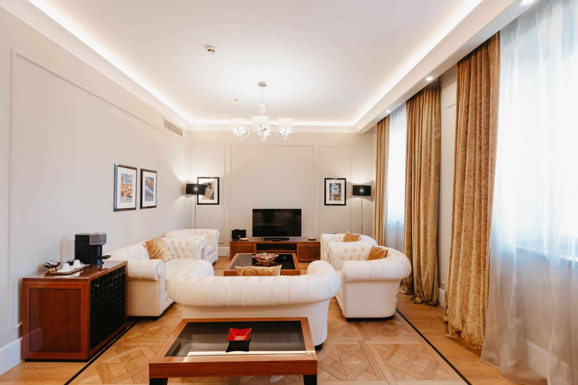 Grand Hotel Yerevan - Small Luxury Hotels Of The World Exterior photo