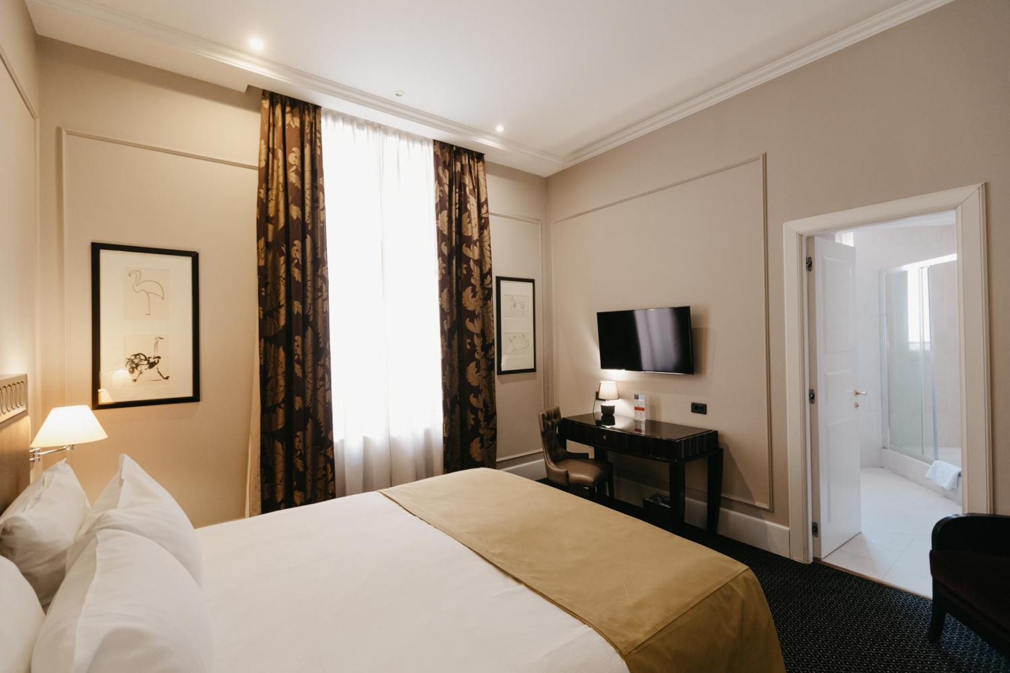 Grand Hotel Yerevan - Small Luxury Hotels Of The World Exterior photo