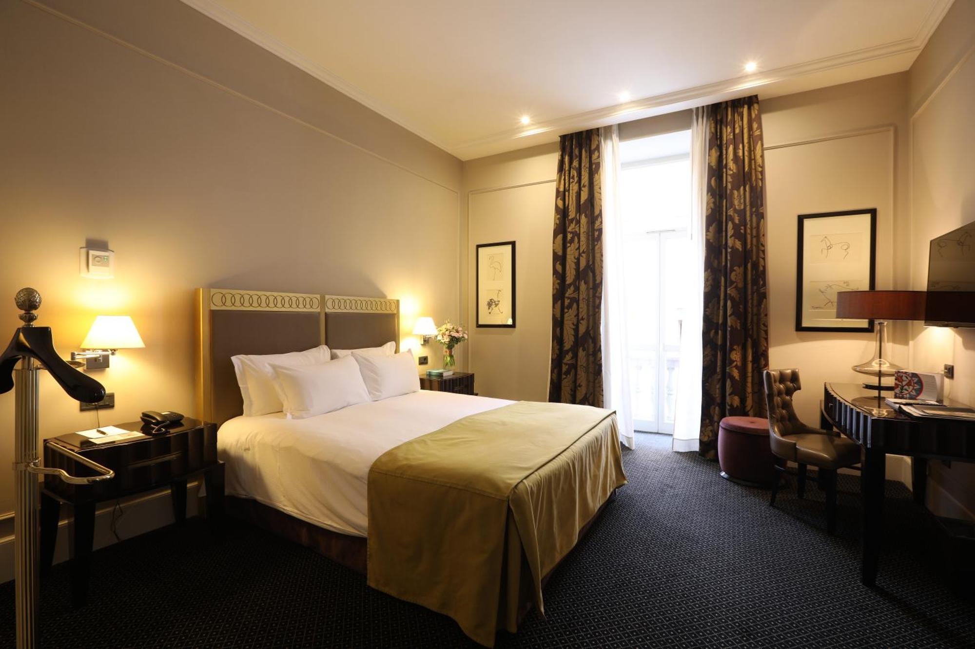 Grand Hotel Yerevan - Small Luxury Hotels Of The World Exterior photo