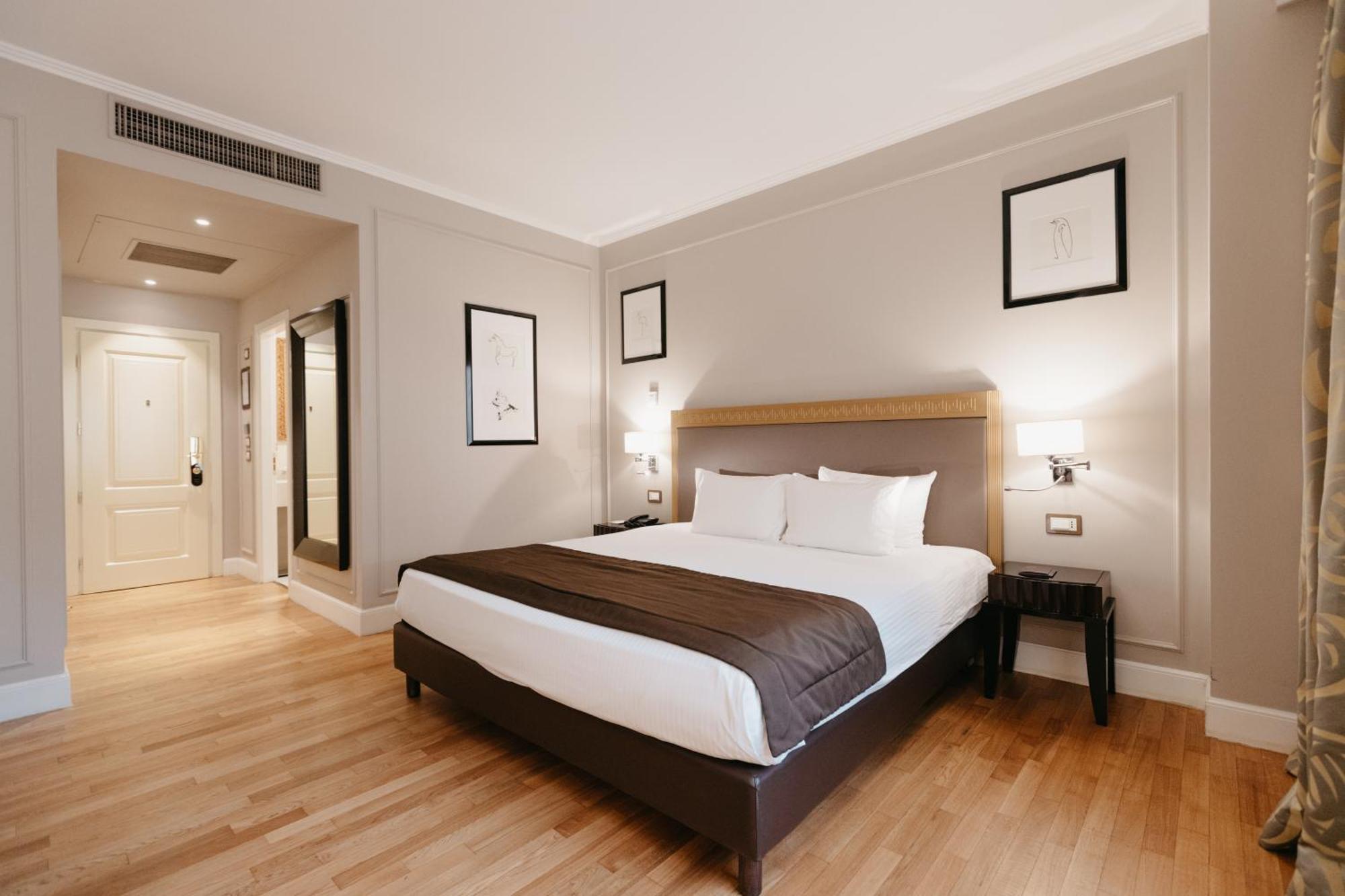 Grand Hotel Yerevan - Small Luxury Hotels Of The World Exterior photo