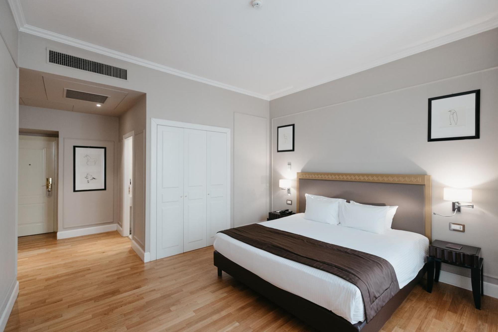 Grand Hotel Yerevan - Small Luxury Hotels Of The World Exterior photo